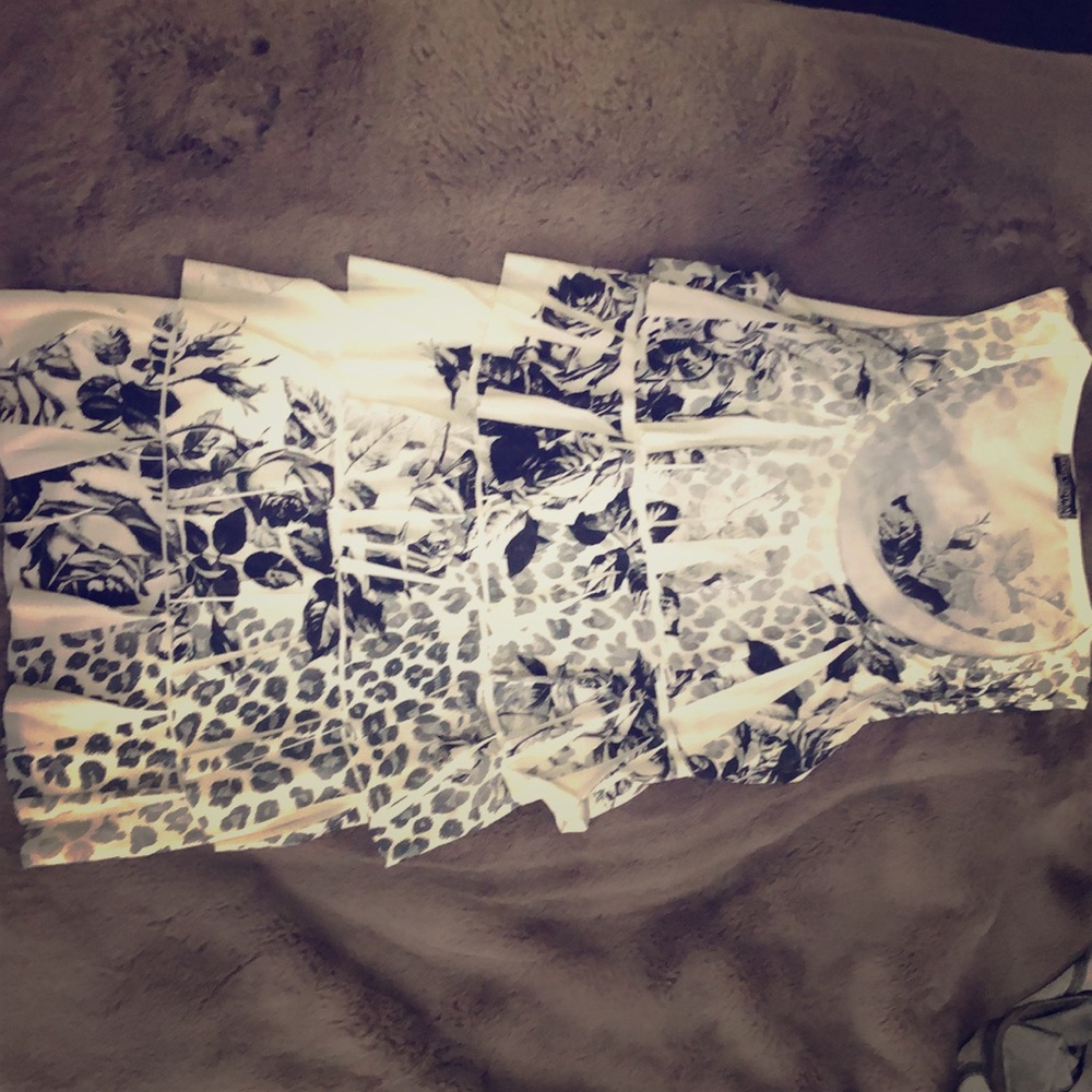 Beautiful Black and white tank top